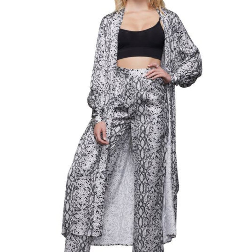 NEW Good American Women Python Animal Print Grey Long Midi Maxi Wrap Dress Robe - Picture 5 of 5